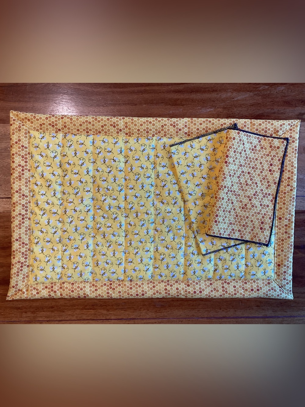 Yellow Honeybee Quilted Placemat and Napkin Set